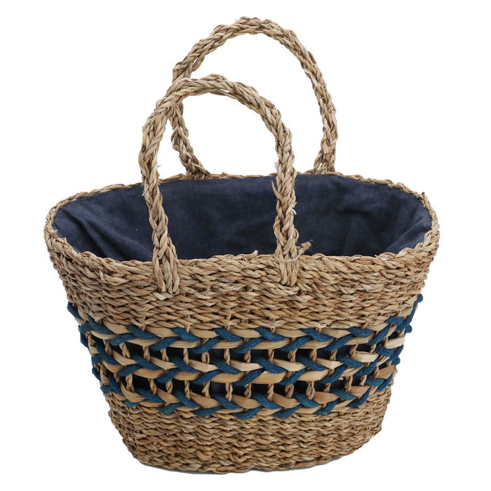 Beige wicker bag with blue thread on the handle image 2